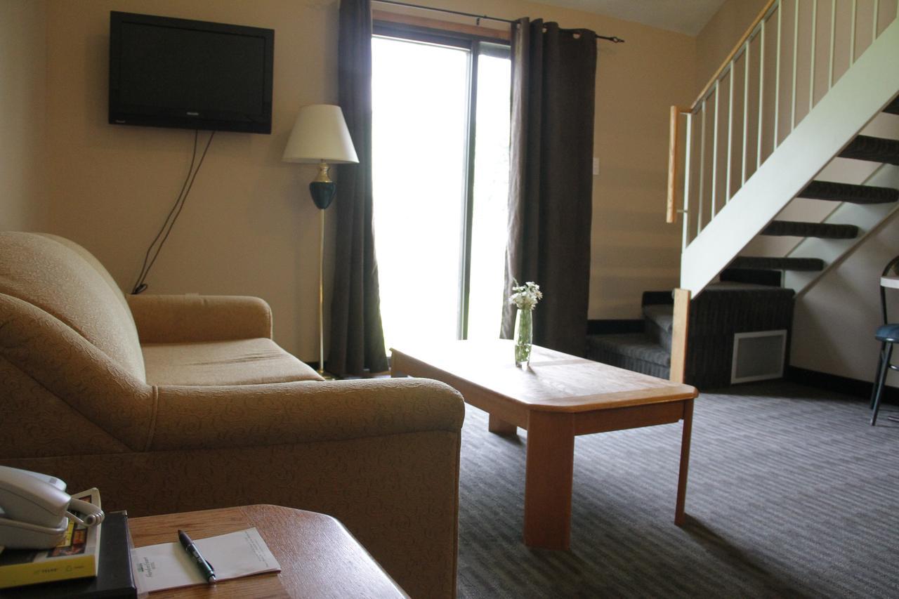 Garden Court Motel Manning Bagian luar foto