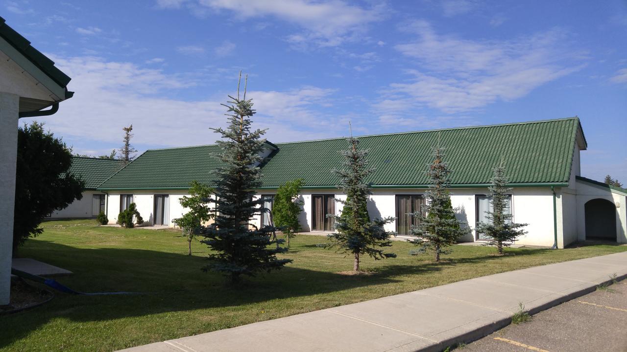 Garden Court Motel Manning Bagian luar foto