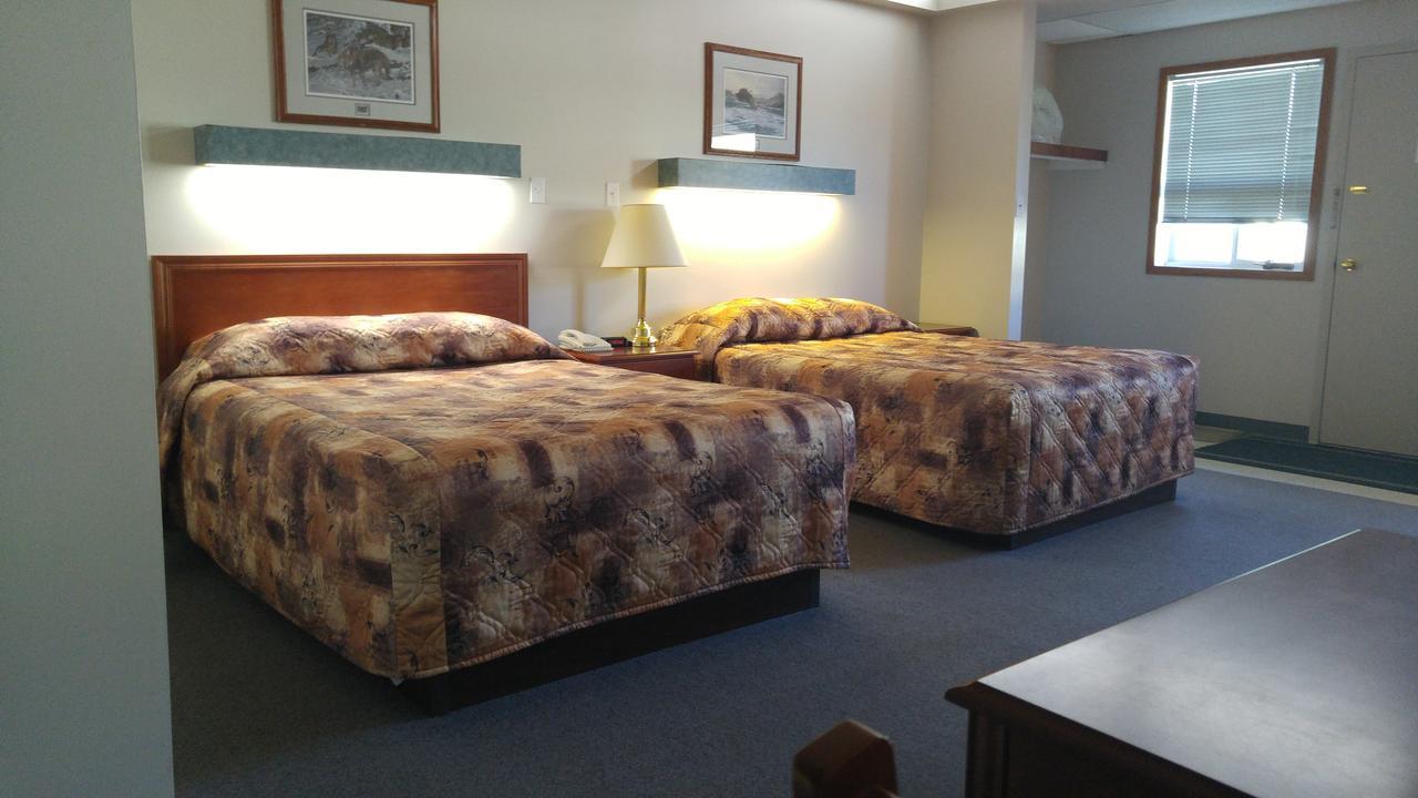 Garden Court Motel Manning Bagian luar foto