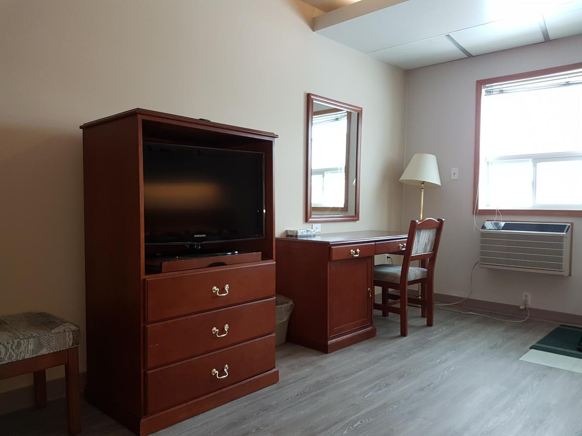 Garden Court Motel Manning Bagian luar foto