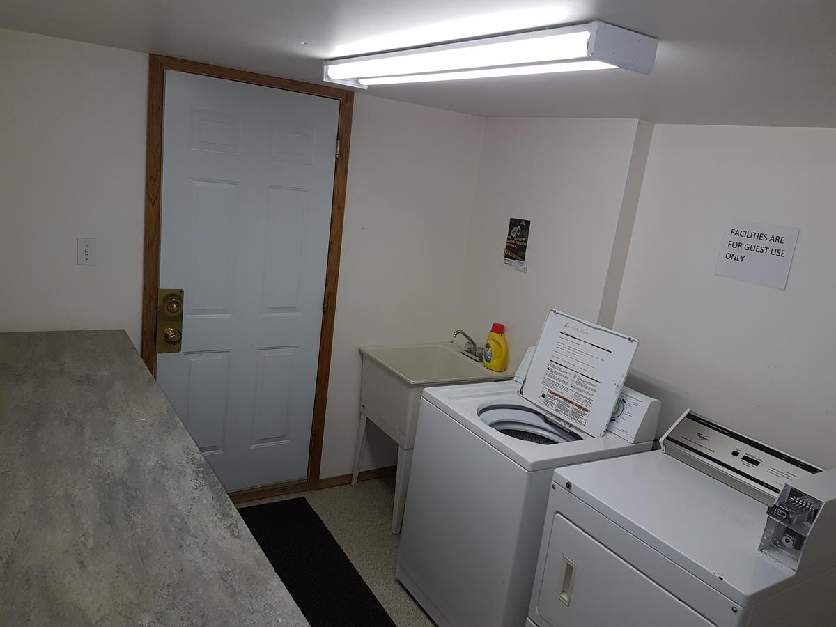 Garden Court Motel Manning Bagian luar foto