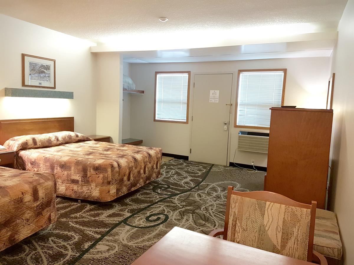 Garden Court Motel Manning Bagian luar foto